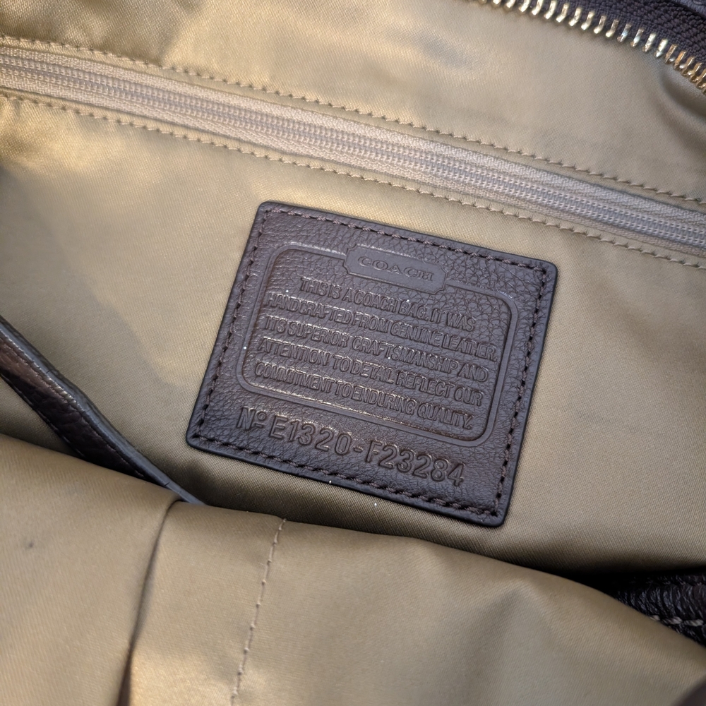 Vintage Y2K Style Coach Should Bag - Picture 3 of 3